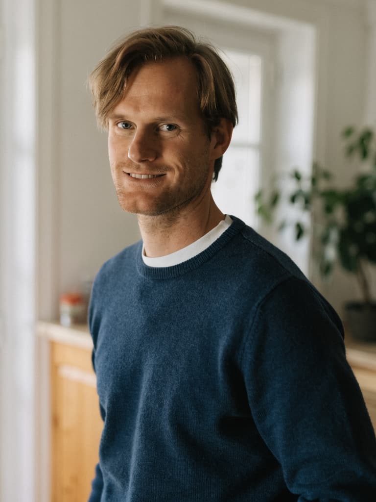 Erik M.